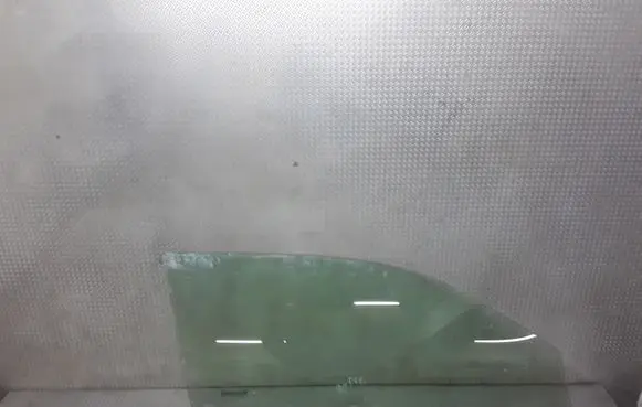 Honda HR-V Front door window glass four-door