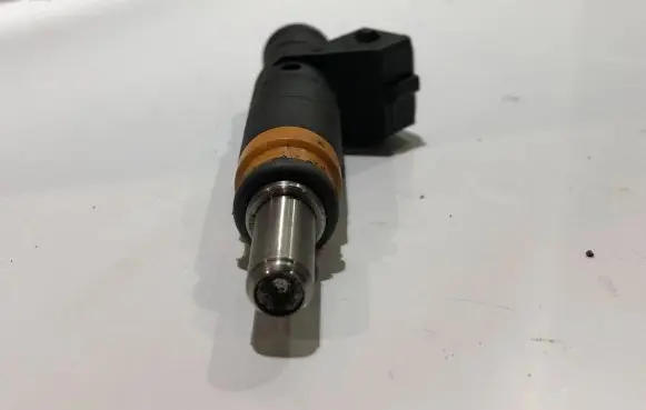 BMW 7 E65 E66 Fuel injector 7506924