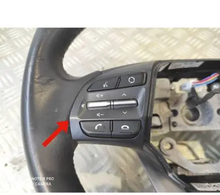 Hyundai Kona I Central console control unit 