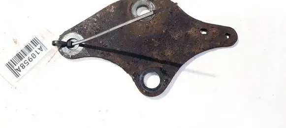 Peugeot 407 Engine mounting bracket 