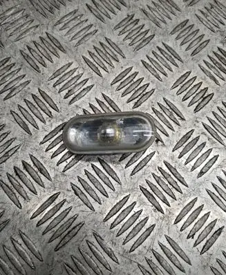 Volkswagen PASSAT B5.5 Front fender indicator light 1J0949117