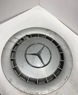 Mercedes-Benz 280 560 W126 R14 wheel hub/cap/trim 1264010824