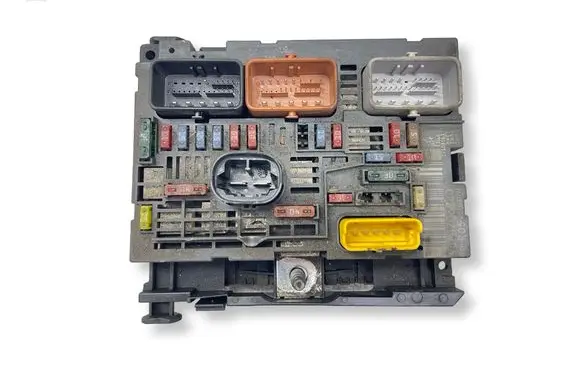 Peugeot Partner BSM Control unit 9664706280 S10806177