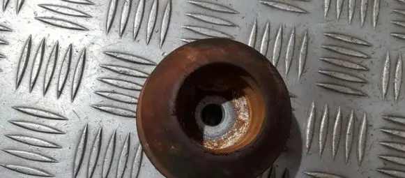 Coil spring mount