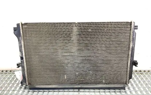 Volkswagen PASSAT B8 Coolant radiator 5Q0121251GD
