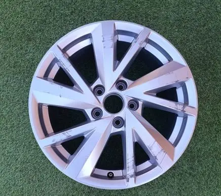 Audi Q2 - R17 alloy rim 81A601025C