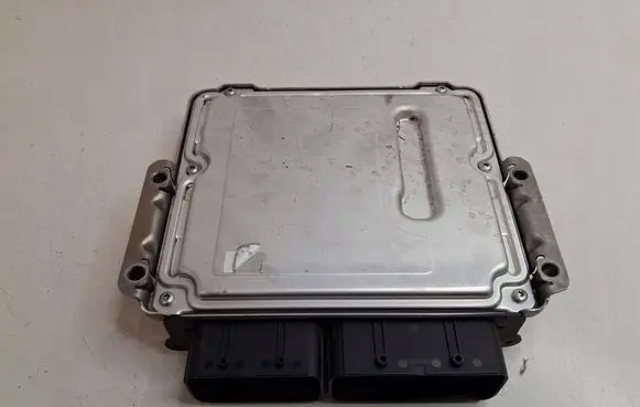 Peugeot Partner III Combustion control unit/module 9861644780