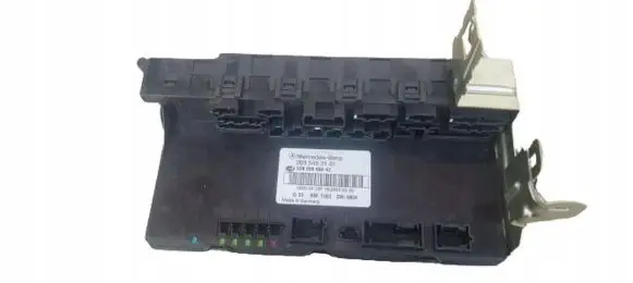 Mercedes-Benz C W203 Fuse box set A2036805250