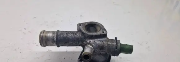 Volkswagen Golf IV Engine coolant pipe/hose 038121133A