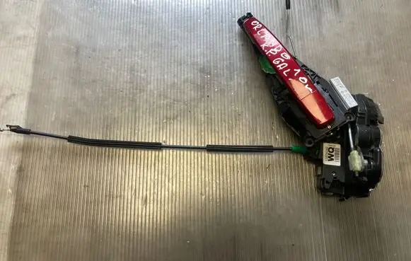 Chevrolet Orlando Rear door lock 13578242