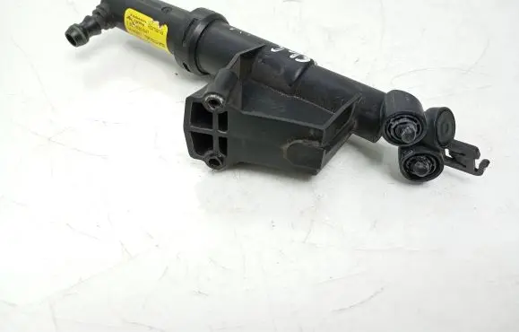 Headlight washer spray nozzle