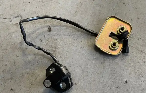 BMW Z3 E36 Front door sensor coupe 8399245