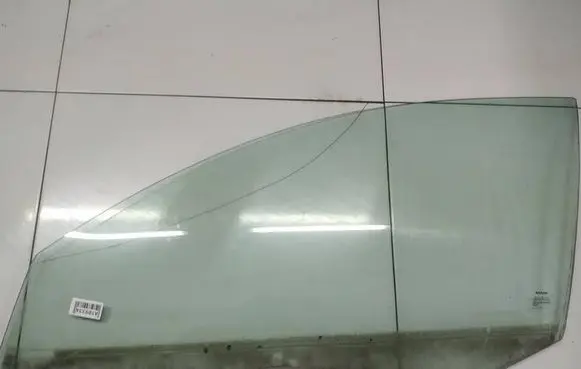 Nissan Primera Front door window glass four-door as2