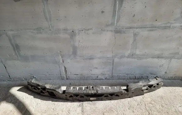 Front bumper foam support bar