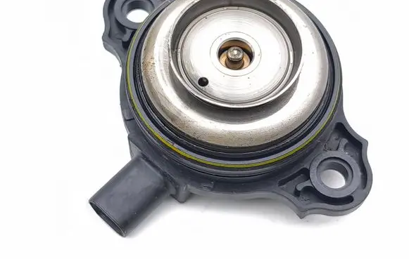 BMW 2 Active Tourer U06 Camshaft vanos timing valve 9470457 11369470457