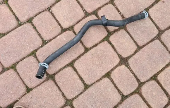Opel Insignia B Engine coolant pipe/hose 39105750