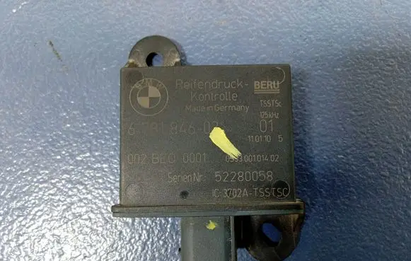 BMW X6 E71 Tire pressure sensor 6781846