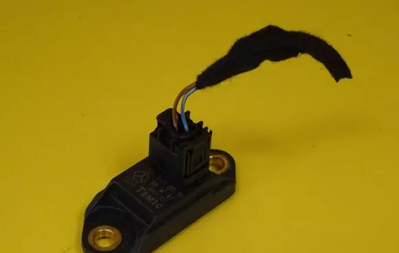 Mercedes-Benz S W220 Airbag deployment crash/impact sensor 0015428018