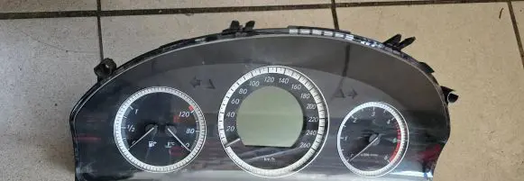 Mercedes-Benz C W204 Speedometer (instrument cluster) A2049004433 A2C53245324