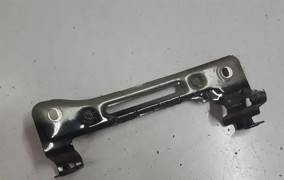 Audi Q7 4M Fender mounting bracket 4M0821431