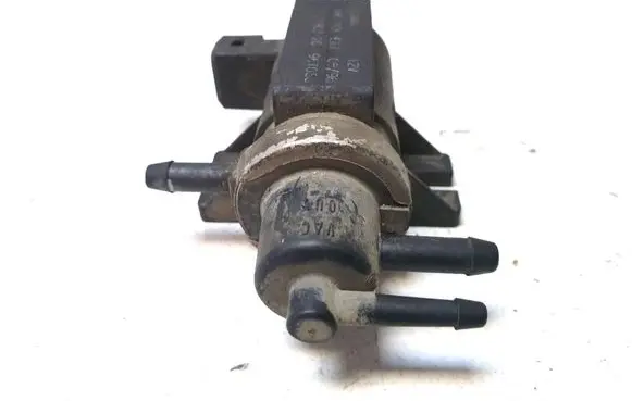 Volkswagen Golf II Turbo solenoid valve 1HC906627