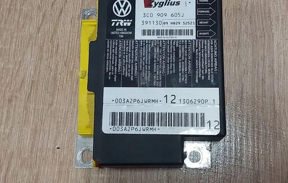 Volkswagen PASSAT B6 Airbag control unit/module 3C0909605J