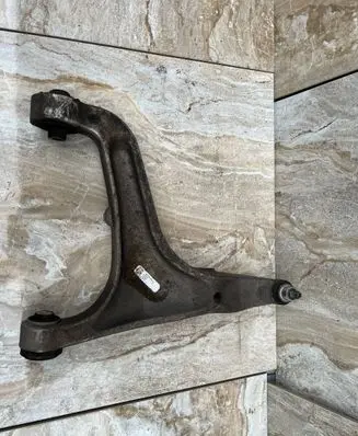 Maserati Ghibli Front lower control arm/wishbone 06700071800
