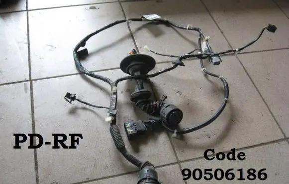 Opel Vectra B Front door wiring loom/harness boot 90506186