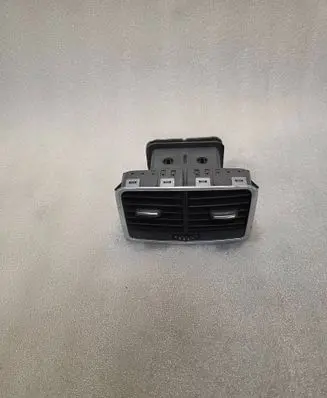 Audi A6 S6 C6 4F Rear air vent grill 4F0819303
