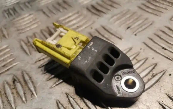 Lexus CT 200H Airbag deployment crash/impact sensor 8983175020