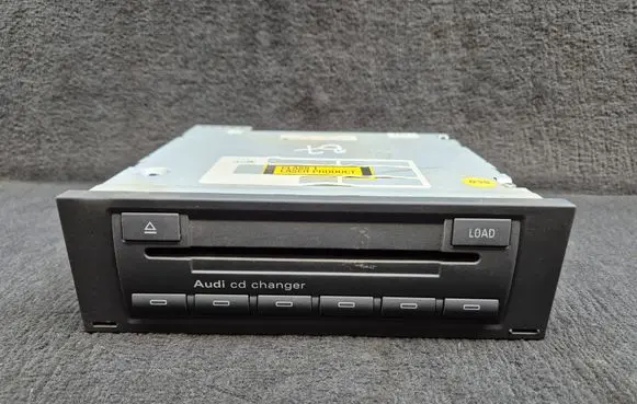 Audi A4 S4 B7 8E 8H CD/DVD changer 8E0035111D