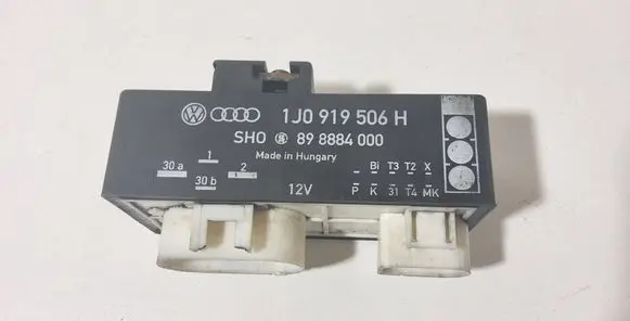 Volkswagen Golf IV Coolant fan relay 1J0919506H 898884000