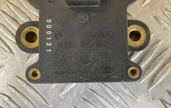 Audi A6 S6 C4 4A ESP acceleration yaw rate sensor 443907388 0265005007