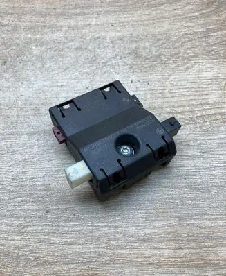 BMW X5 E70 Aerial antenna amplifier 9141491 10819610