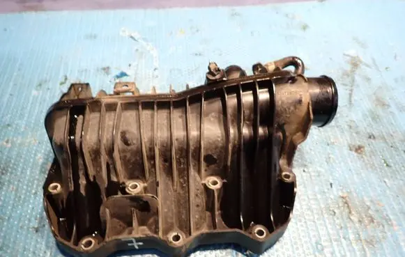 Ford Focus Intake manifold CM5G-9424-FA