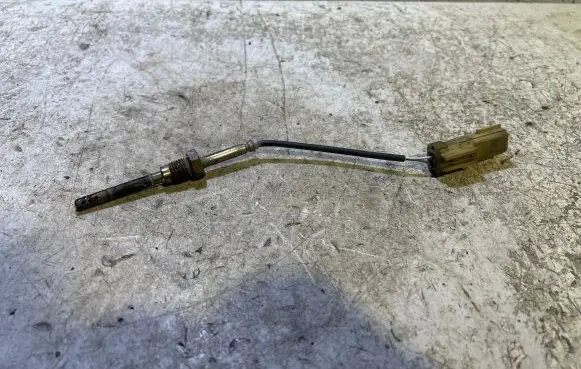 Chrysler 300C Exhaust gas temperature sensor 05146285AA