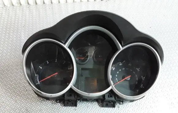 Chevrolet Cruze Speedometer (instrument cluster)