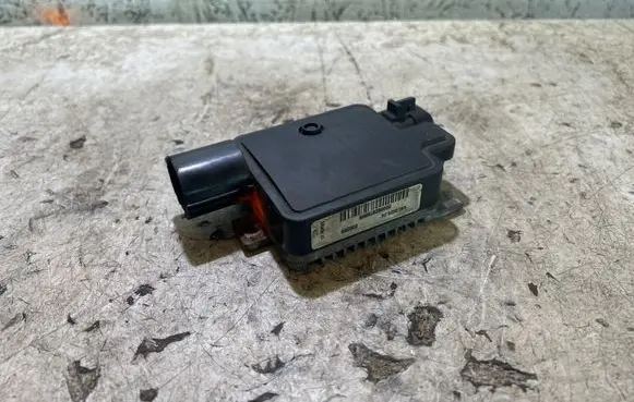 Ford Mondeo MK IV Coolant fan relay 940002904 000002076805 030205