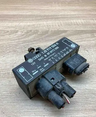 Coolant fan relay