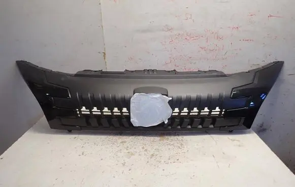 Peugeot Boxer Front bumper upper radiator grill 735775043