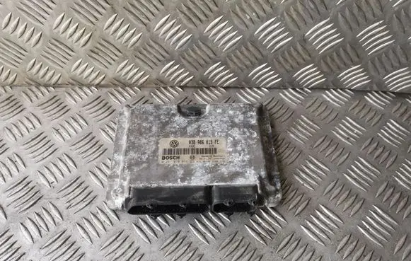 Volkswagen PASSAT B5 Engine control unit/module 038906018FE 0281010064