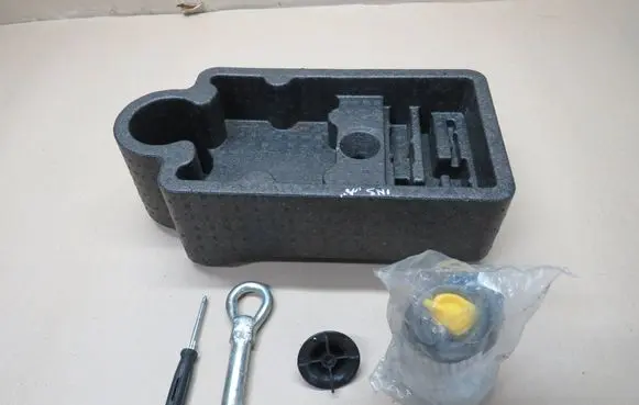 Opel Insignia A Spare wheel section trim 