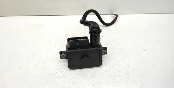BMW 1 E81 E87 Glow plug pre-heat relay E2110022367
