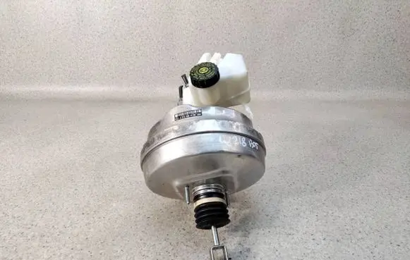 Mercedes-Benz CLS C218 X218 Brake booster A2124301430