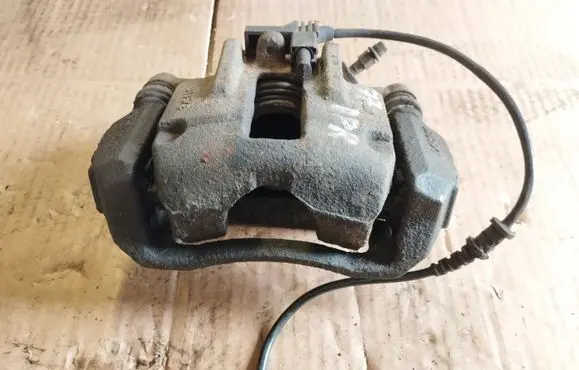 Mercedes-Benz Vaneo W414 Front brake caliper