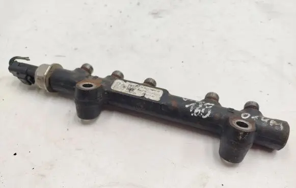 Volvo V40 Fuel main line pipe 9685297580 28997Z01 142561358