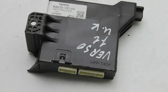 Toyota Verso Air conditioning/heating control unit 886500F100