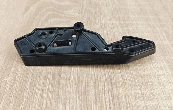 Front bumper mounting bracket