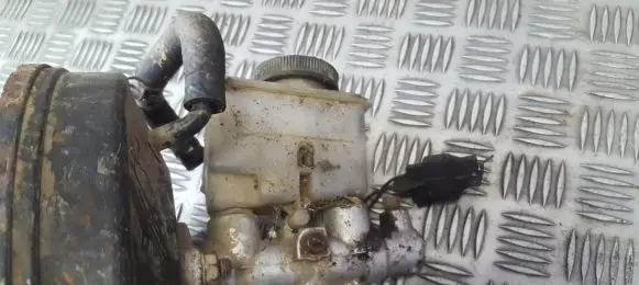 Mazda 323 Master brake cylinder