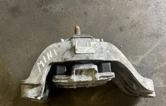 Mini Cooper Hatch Hardtop Gearbox mount 6784357 G2245001 68923513